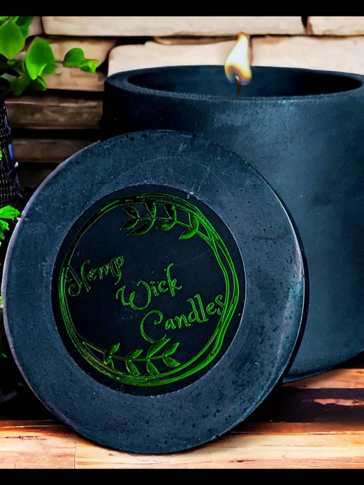 Bougies parfumées au pour la vente par Floating Ember Candle Co.