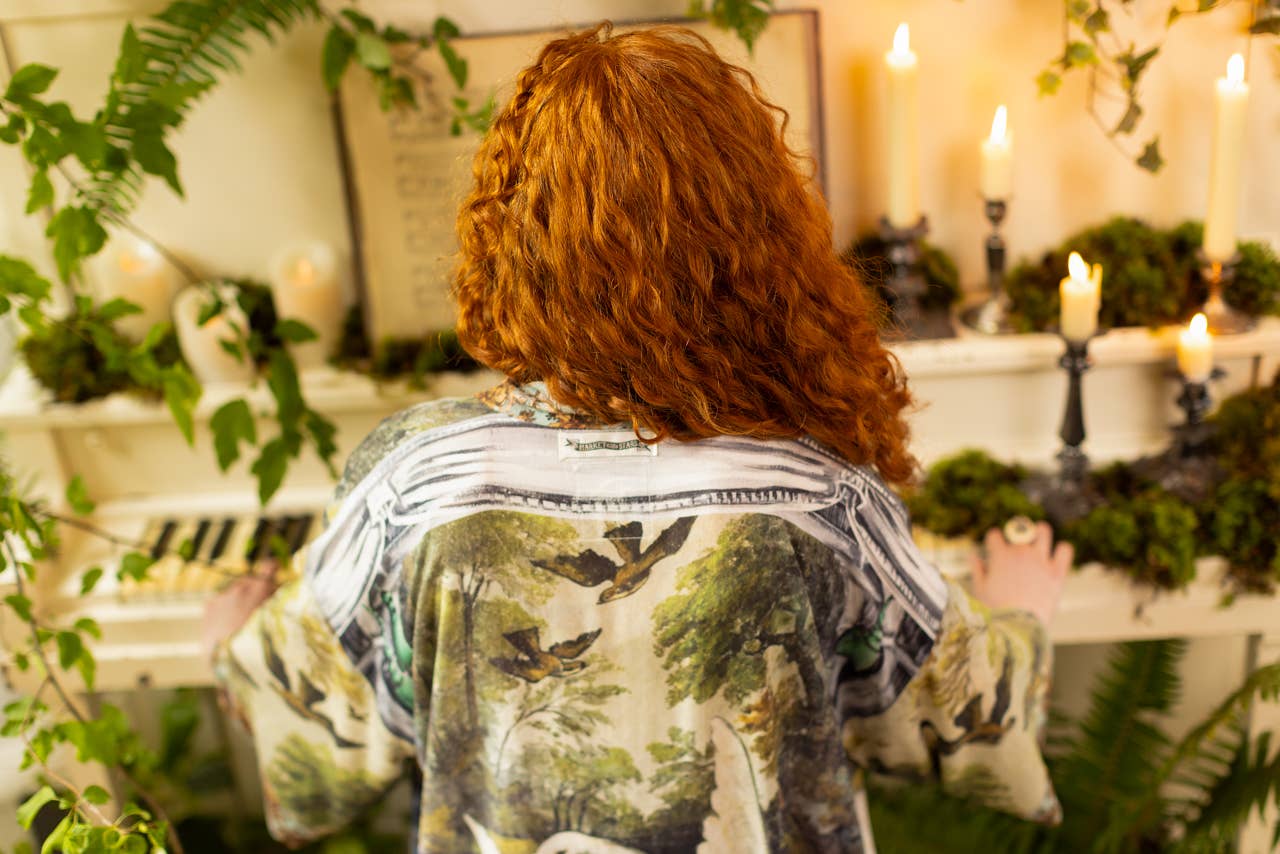 Market of Stars (USA) - Wholesale Kimono - Women's - Theatre of Dreams Pixie Duster Cropped Kimono w/ Swan16