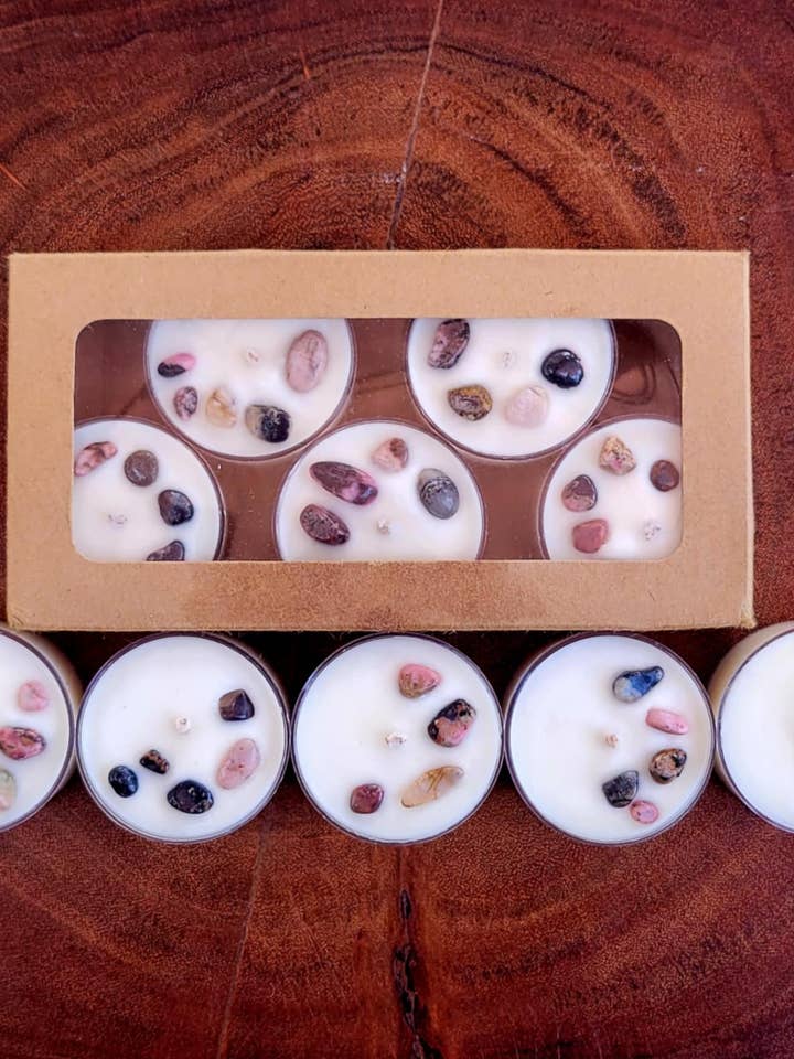 Pacchetto Tealight Heart Chakra per la vendita all'ingrosso da parte di Leaforia