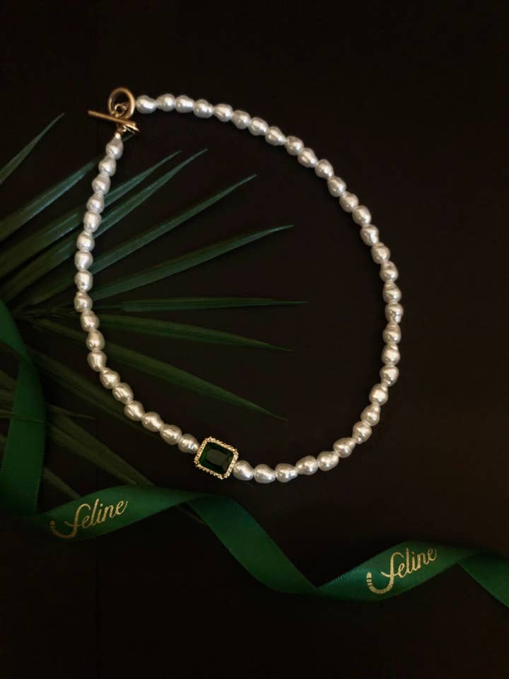 Collar tipo gargantilla Zaya con perlas sintéticas para venta al por mayor de Feline Jewelry Studio Universe