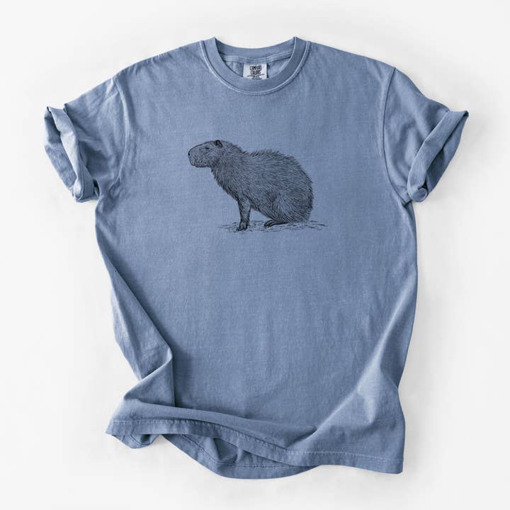 Profil de Capybara - Hydrochoerus hydrochaeris - T-shirt unisexe Comfort Colors teint en pièce heavyweight pour la vente par Because Tees