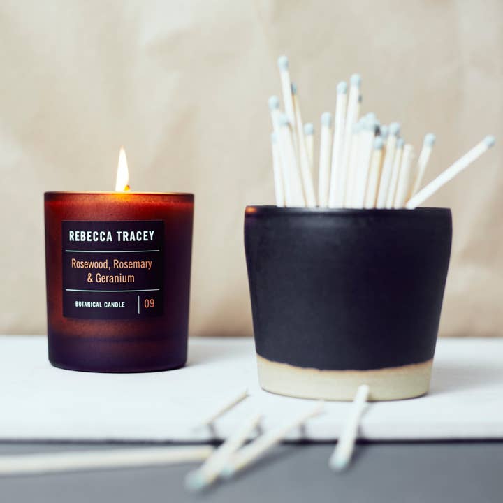 Vela de palo de rosa, romero y geranio para venta al por mayor de Rebecca Tracey