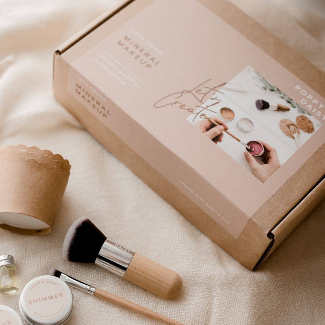 Poppy & Daisy Designs - Wholesale DIY Craft Kit - Kids - Mineral Makeup9
