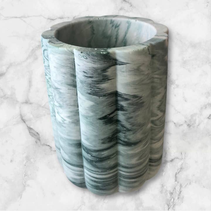 Tarro de vela/jardinera/macetero de Jesmonite - Mármol verde zen para venta al por mayor de Eco Homeware Studio