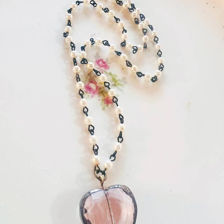 Vintage Bliss - Wholesale Pendant/Charm Necklace - Soldered Pink Mini Glass Heart Pearl Chain Necklace 0
