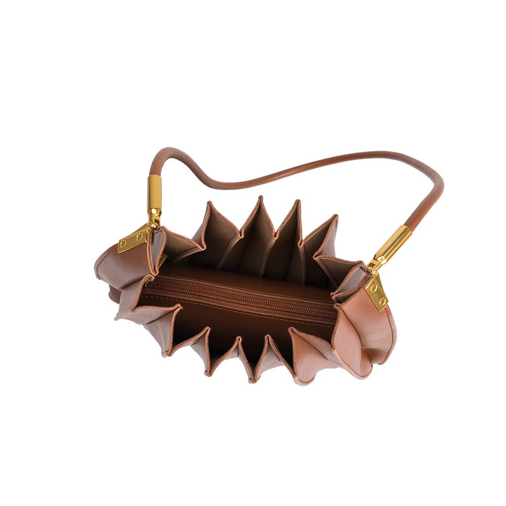 Melie Bianco - Venta al por mayor Bolso con correa - Mujer - Bolso de Hombro Vegano con Pliegues Carrie Saddle Reserva Anticipada 1/053