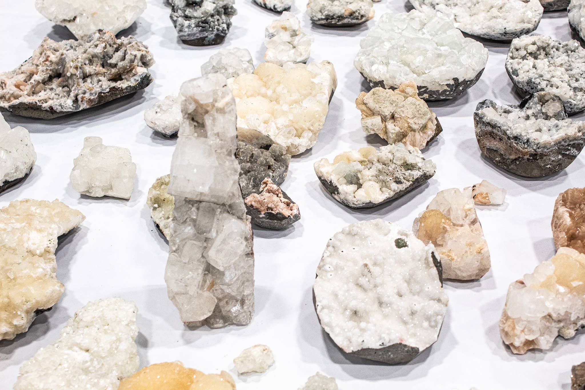 Quasar Gems USA - Wholesale Spiritual Stone/Crystal - Apophyllite, Zeolite, and Stilbite 1kg/2lbs2