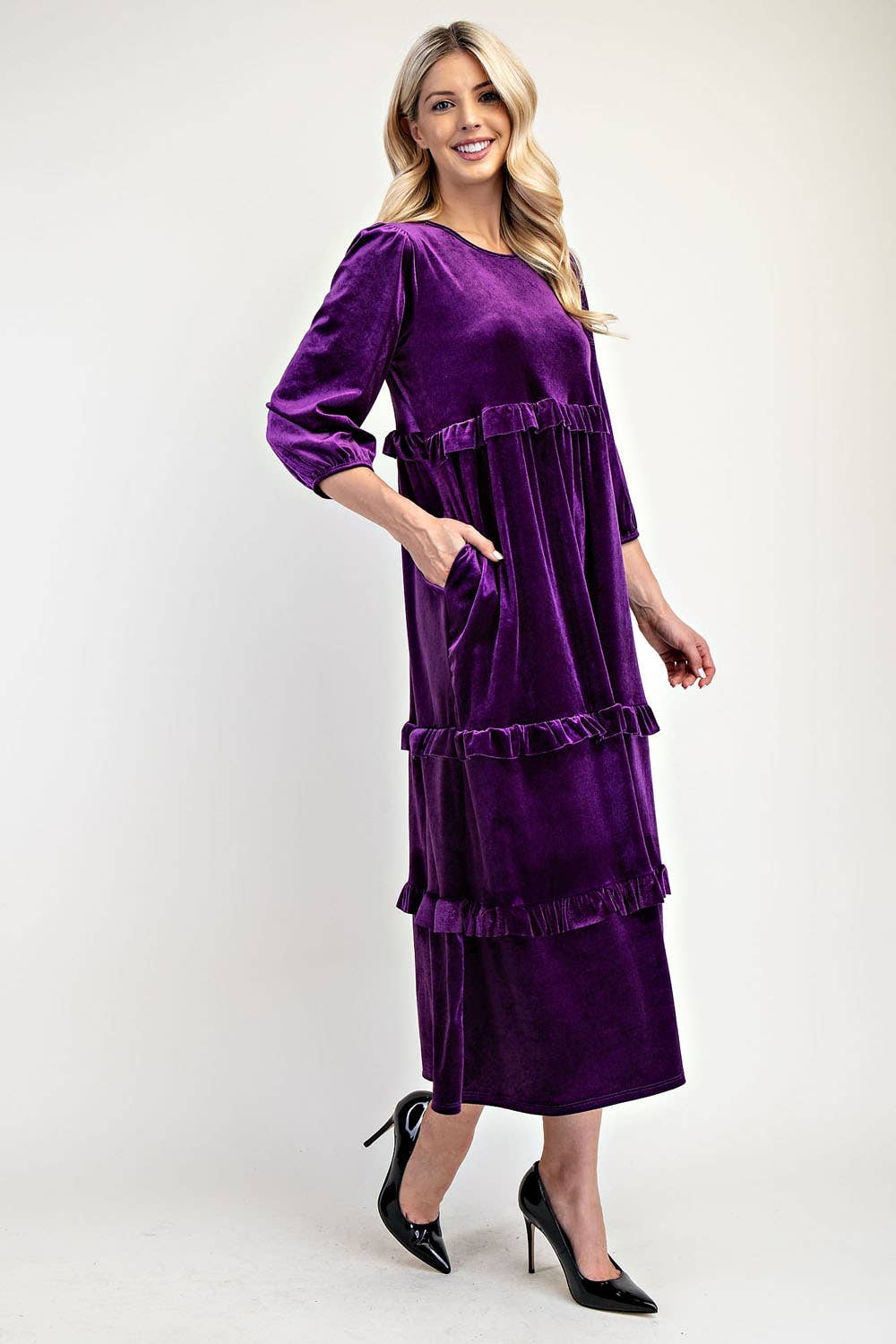 Celeste Clothing – wholesale Klänning - Dam – PLUS SIZE ELEGANT BLYGSAM KLÄNNING I SAMMET -MD33897-PL35