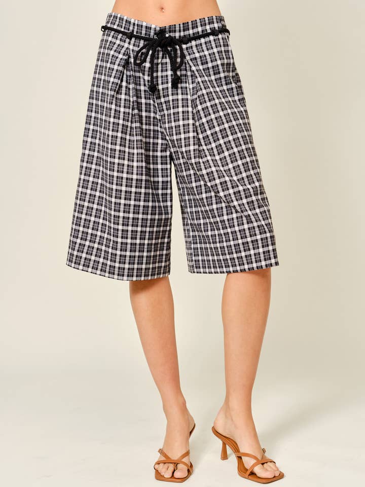 AJP5663 PLAID BRED BEN BERMUDA MED BÆLTEDETALJE for engroshandel hos Aaron & Amber