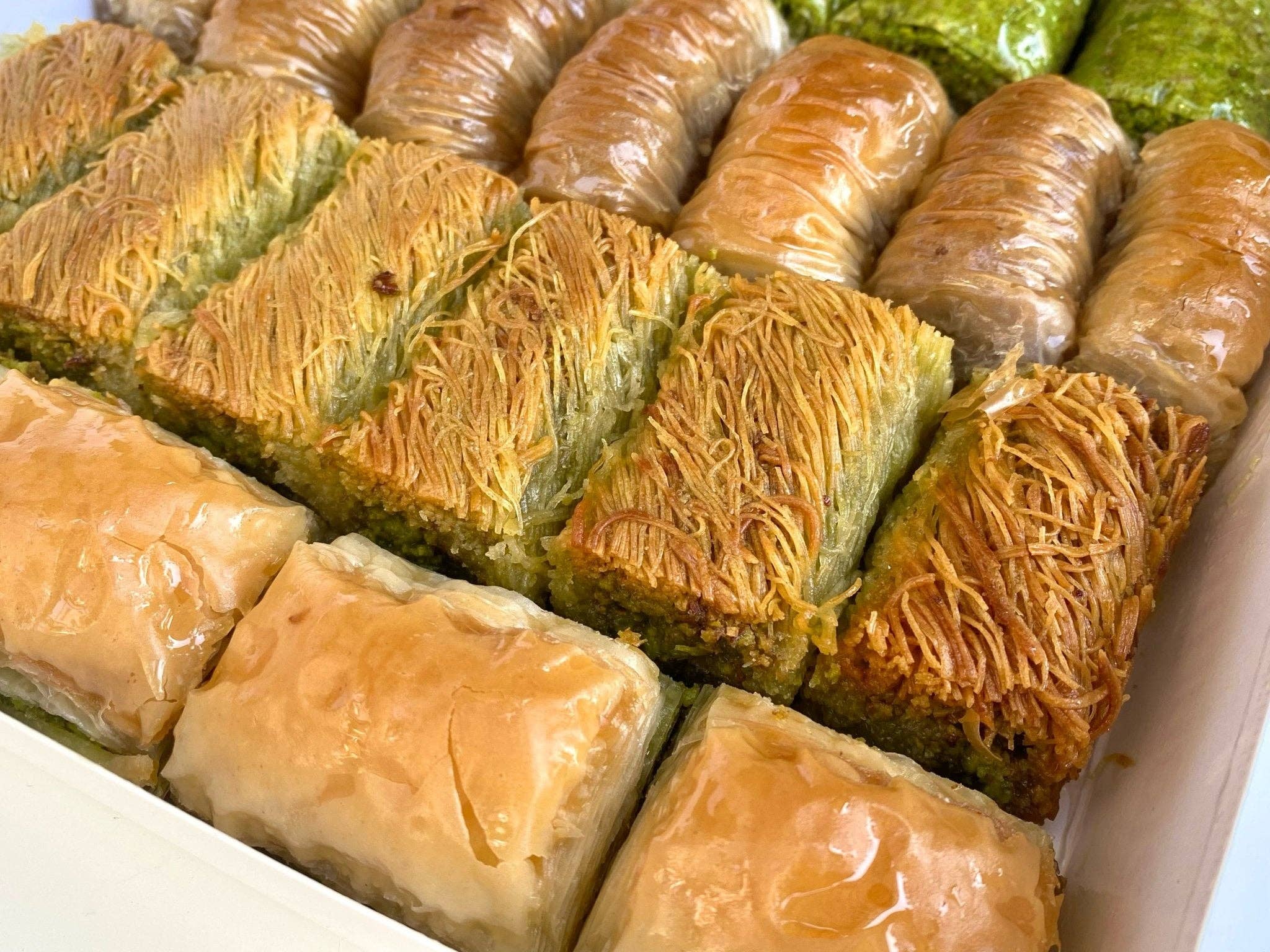 Aladdin - Wholesale Cake - Gaziburma Mustafa Pistachio Baklava Turkish Premium Halal3