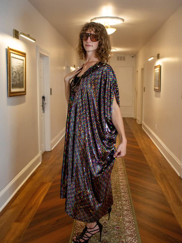 Caftan à paillettes Rainbow Rage pour la vente par Jennafer Grace