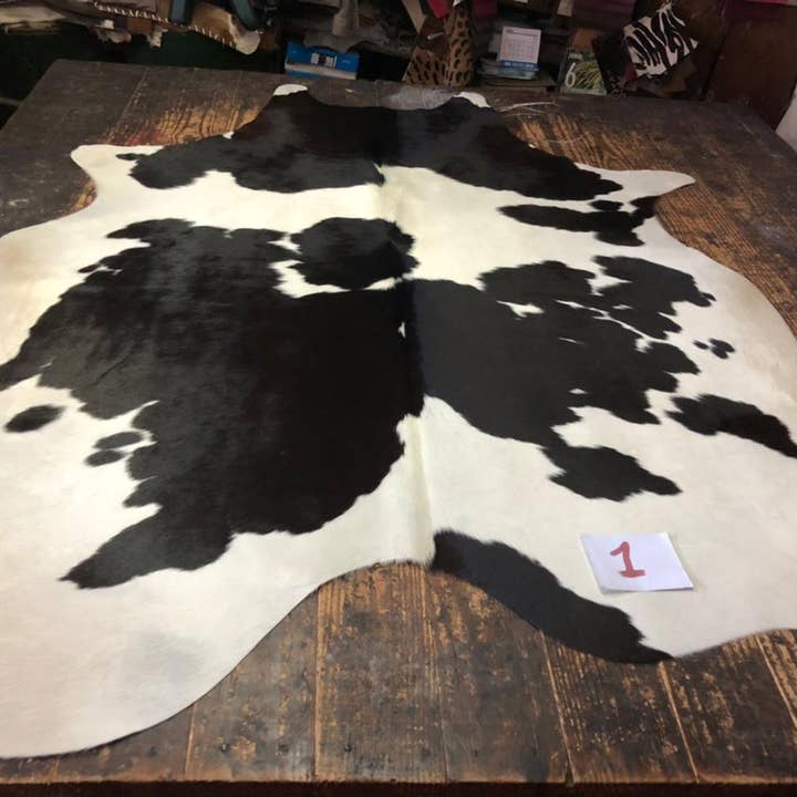 GRINFURS SL - Venta al por mayor Alfombra pequeña - Alfombra de cuero vacuno blanco y negro10