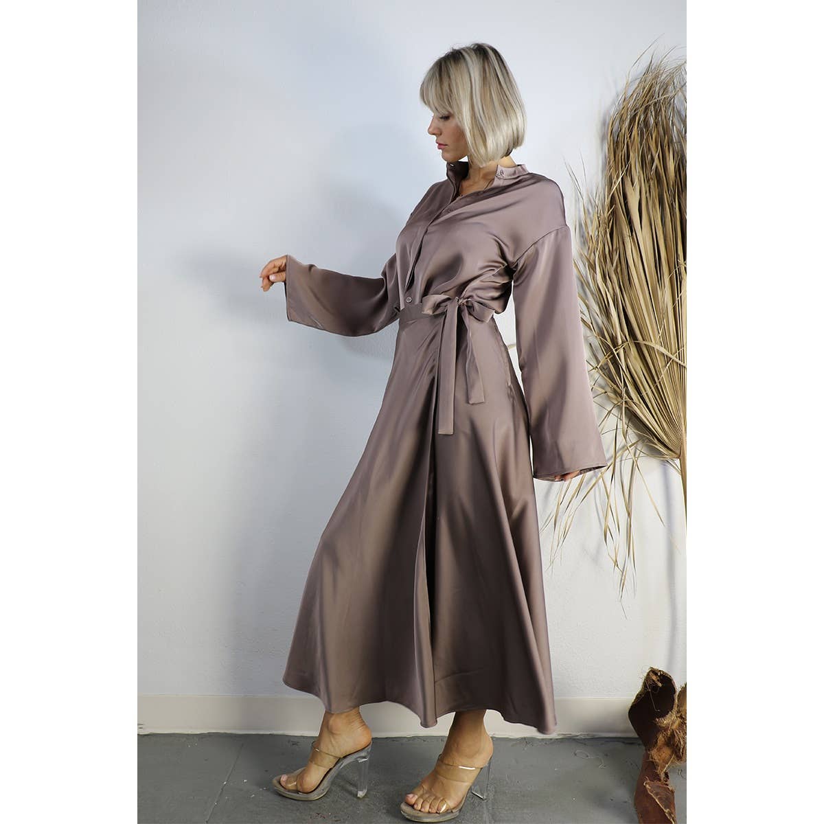 MARRÓN MALVA CONJUNTO DE TOP CORTO DE SATÉN CON FALDA CRUZADA de venta al por mayor en Faire8