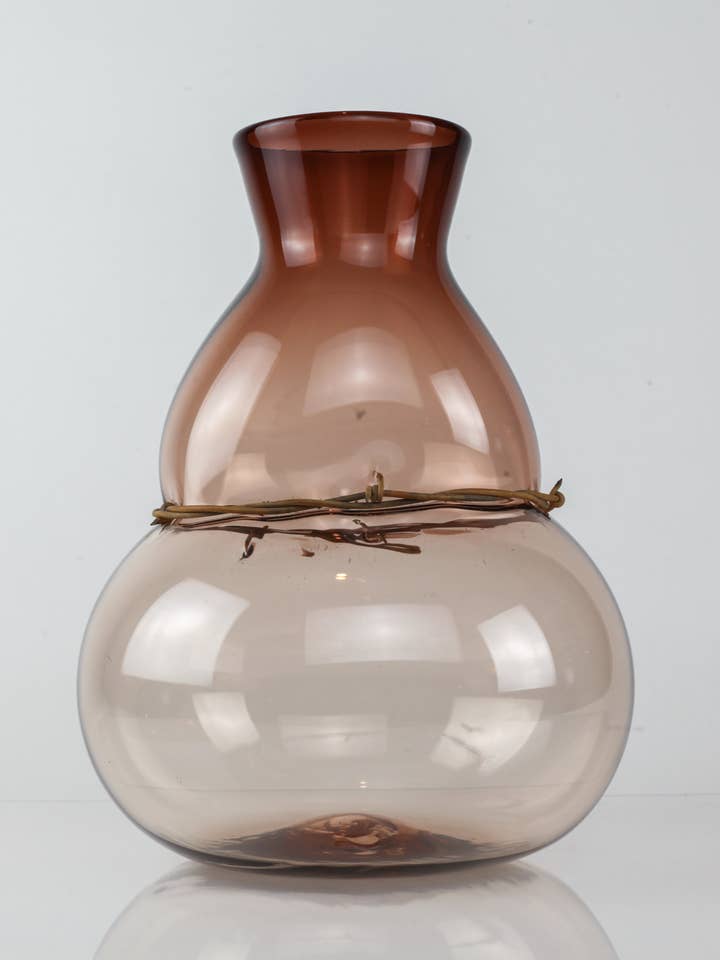 Taggade vaser för wholesale av Robert G. Burch