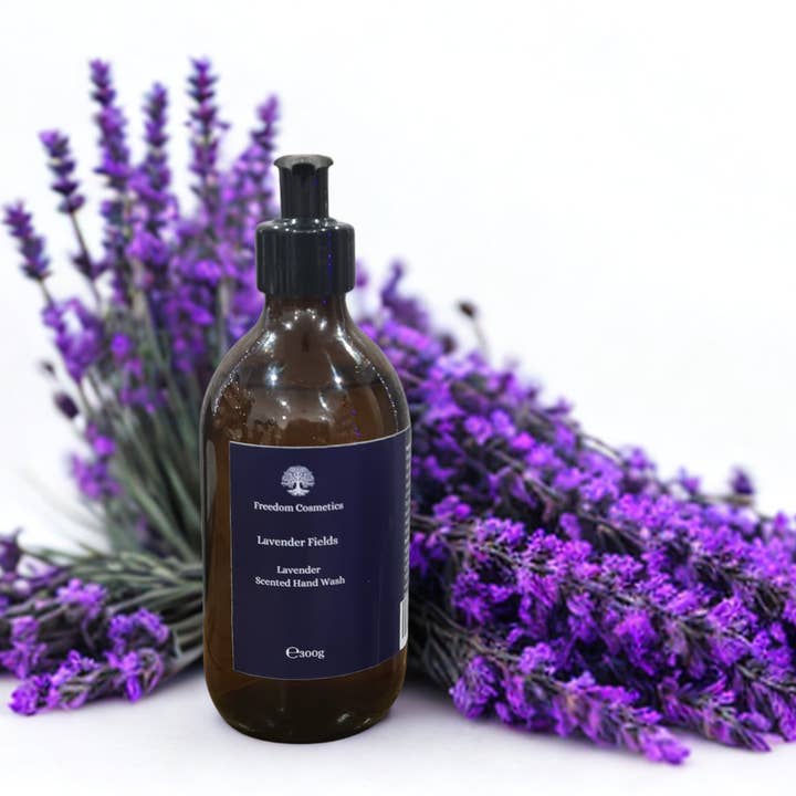 Natürliche organische Lavendel-Handseife - Handgefertigt in den Mournes 300g | Glasflasche für den Großhandel von Freedom Cosmetics