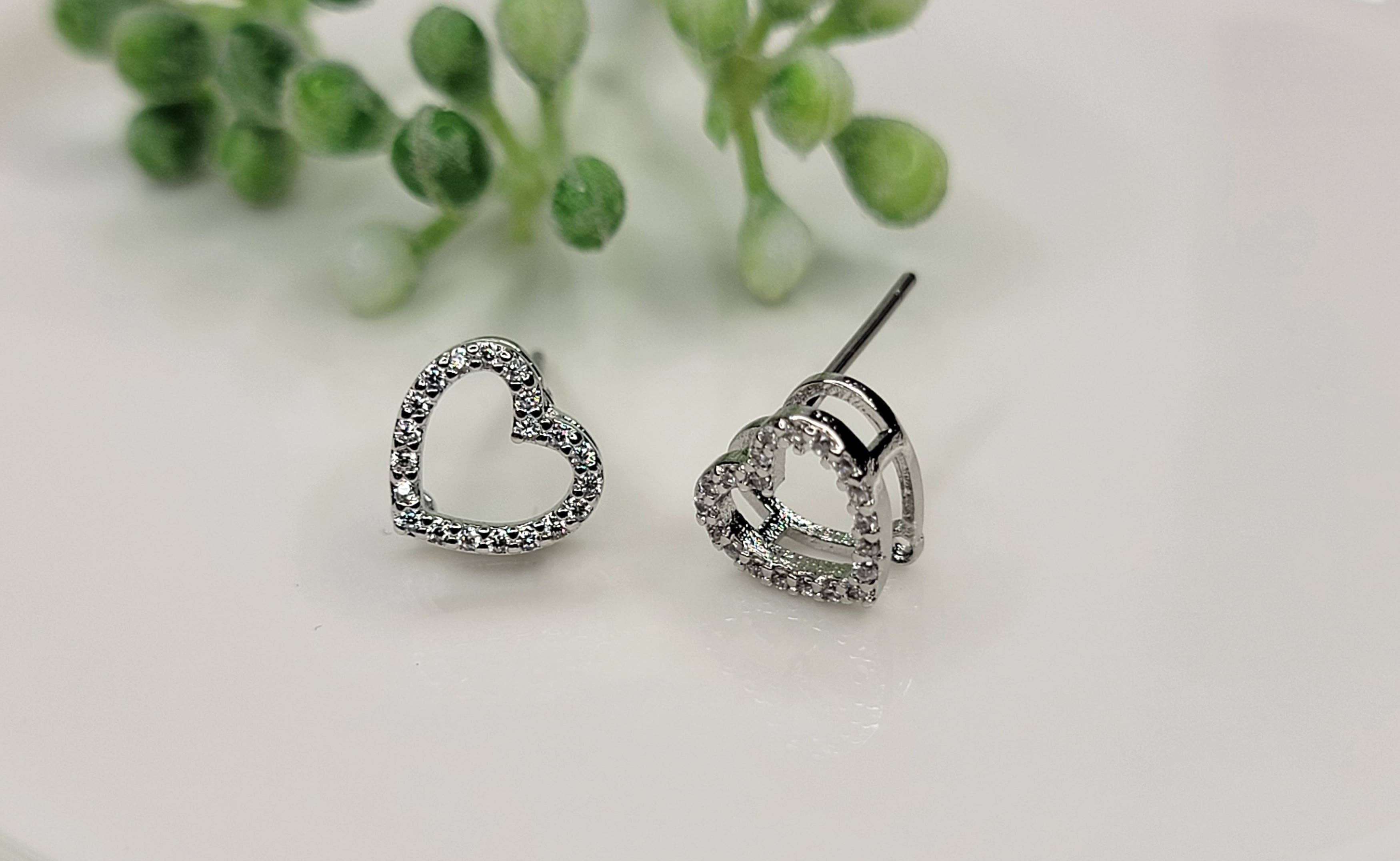 BETTYOH INC - Wholesale Stud/Post Earrings - Skeleton Heart Style Post Earring3