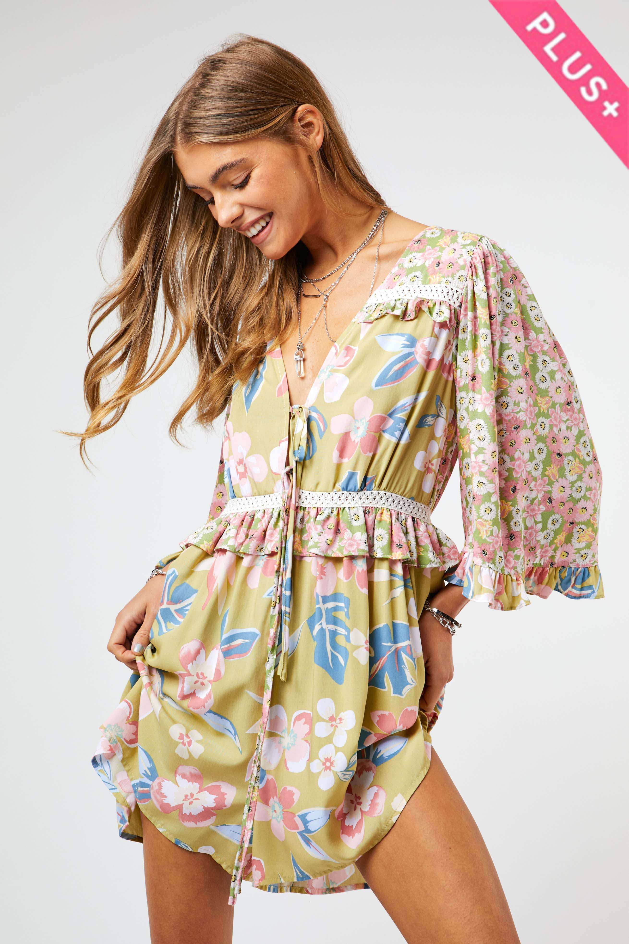 Davi & Dani – wholesale Romper – Women's – PLUS FLORAL TIE FRONT BACK FLARED SLEEVE ROMPER1