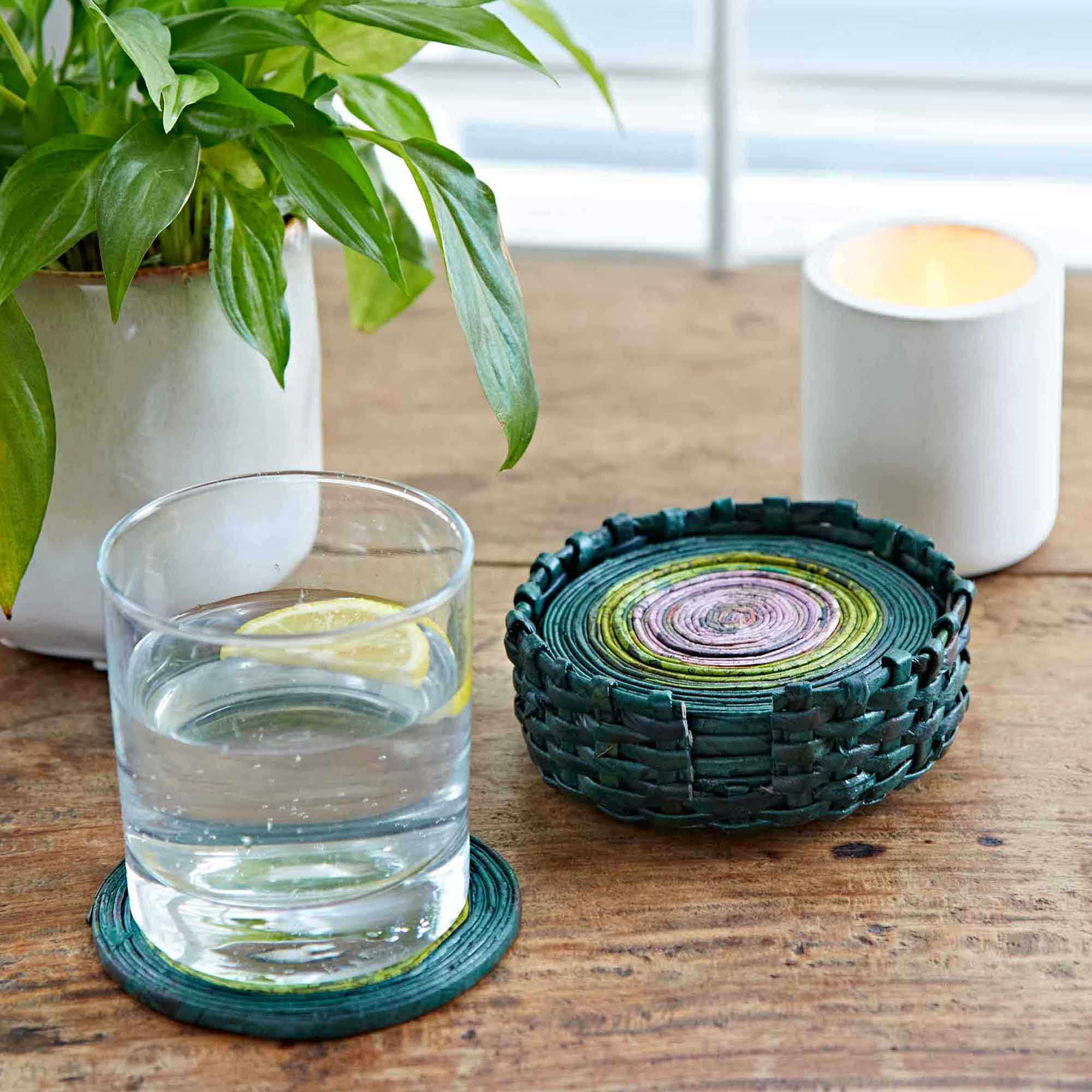 The Paper High Gift Company Limited - Vendita all'ingrosso Sottobicchiere - Set di sei sottobicchieri multicolori in giornali riciclati1