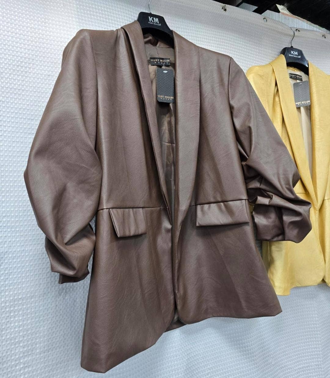 Kurt Muller – wholesale Blazer – Women's – Vegan Leather Look Matte Ruched Sleeve Blazer8