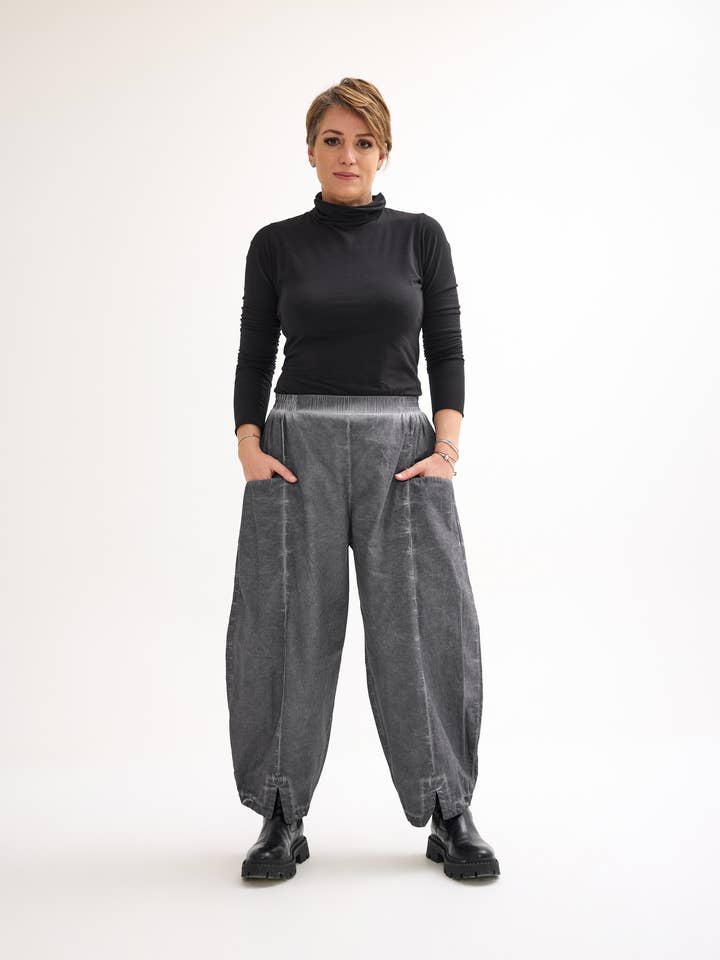 Pantalon en viscose 23646 pour la vente par Zilberman