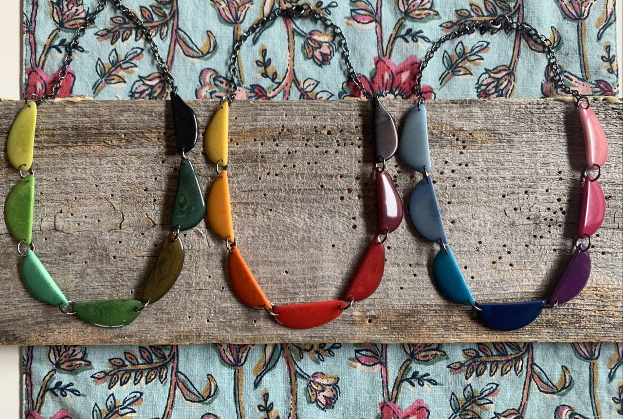 Veronica Riley Martens - Wholesale Bib Necklace - 7-piece Ombre Crescent-Shaped Tagua Necklace3