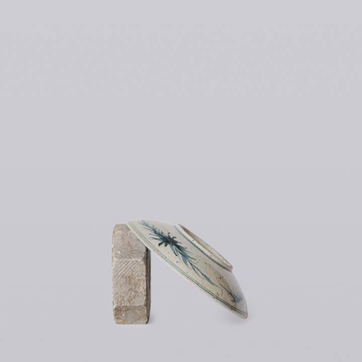 Cobalt Guild - Wholesale Decorative Plate/Dish/Bowl - Small Blue and White Porcelain Dancing Crane Dish3