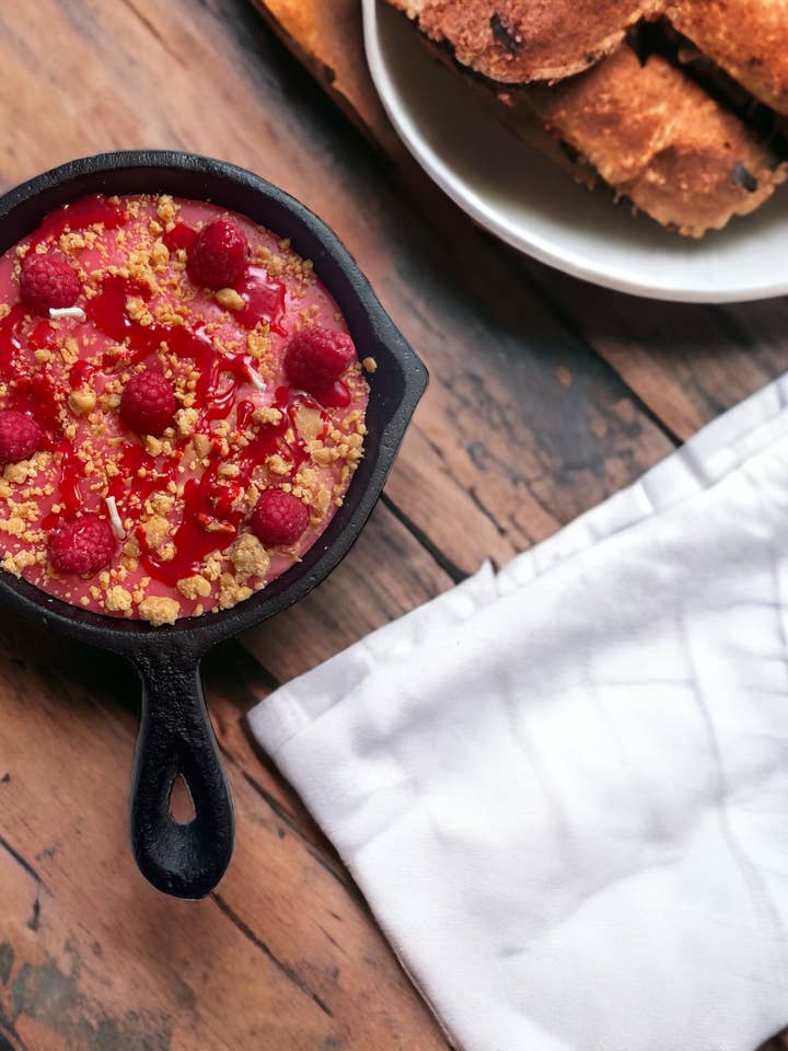 Raspberry cobbler Skillet candle for wholesale by Wicks and Gifts