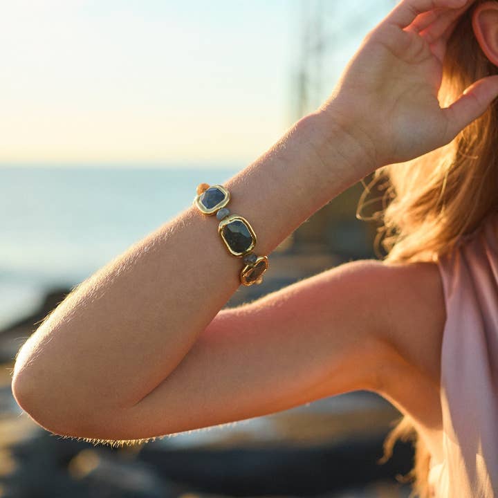 Bracelet Lila pour la vente par Nancy Nelson Jewelry