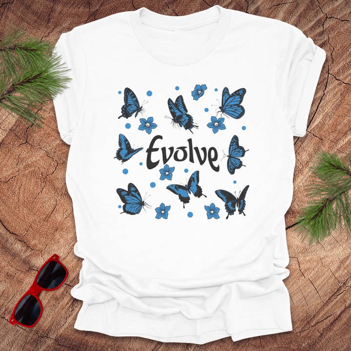 Evolve Vlinder T-shirt voor wholesale door Wandering Owl Adventure Co.