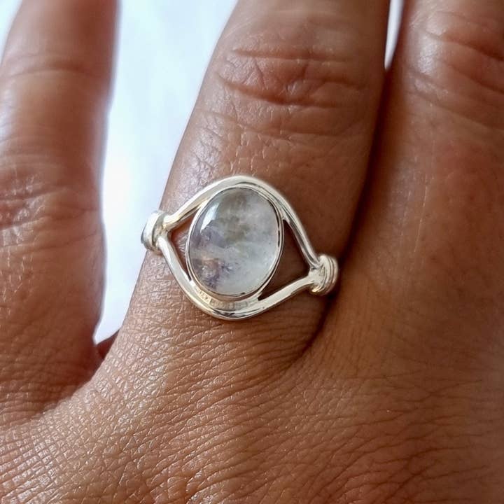 Mistry Gems – wholesale Single stone/solitaire ring – Unisex Oval Rainbow Moonstone Ring | 925 Sterling Silver5