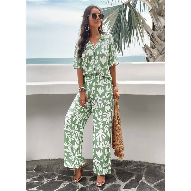 FurDecoration – Großhandel Loungewear-Set – Damen – Kurzarmanzug mit geometrischem Aufdruck am Revers15