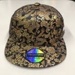 Casquette dragon noir en or pour la vente par Kimono Cap