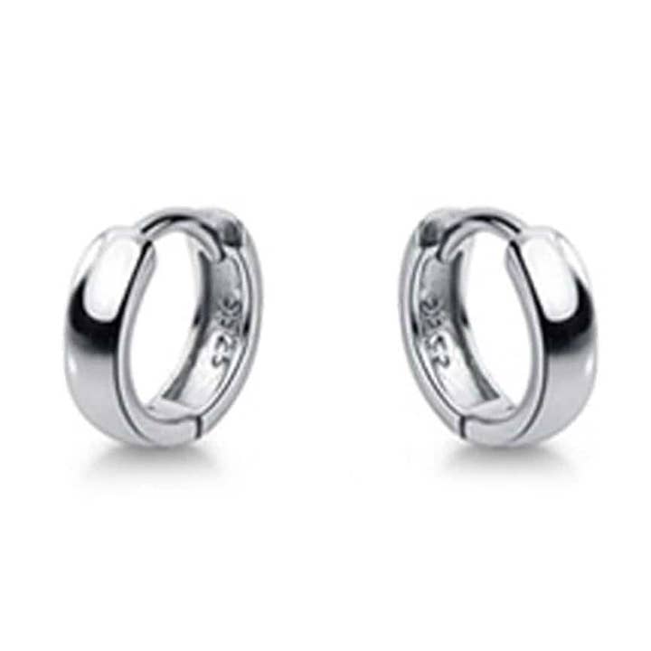 Boucles d'oreilles Huggies Minimalistes 8, 11 ou 12 mm en argent sterling pour la vente par Mathieu Blanchard