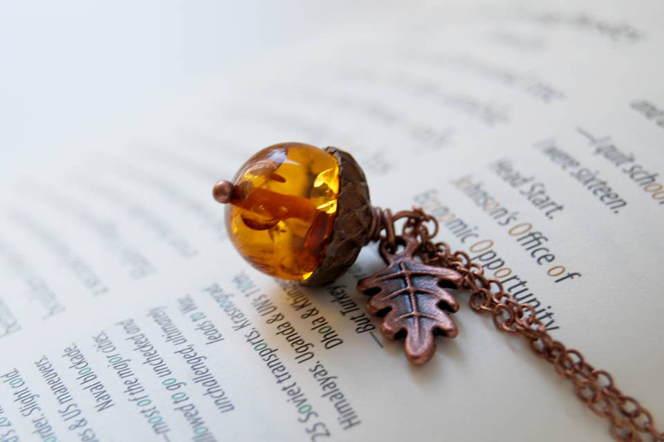 Enchanted Leaves - Wholesale Pendant/Charm Necklace - 18" Amber and Copper Acorn Necklace4