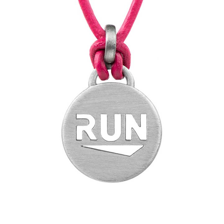 Collier de course à pied en cuir RUN pour la vente par ATHLETE INSPIRED, Inc.