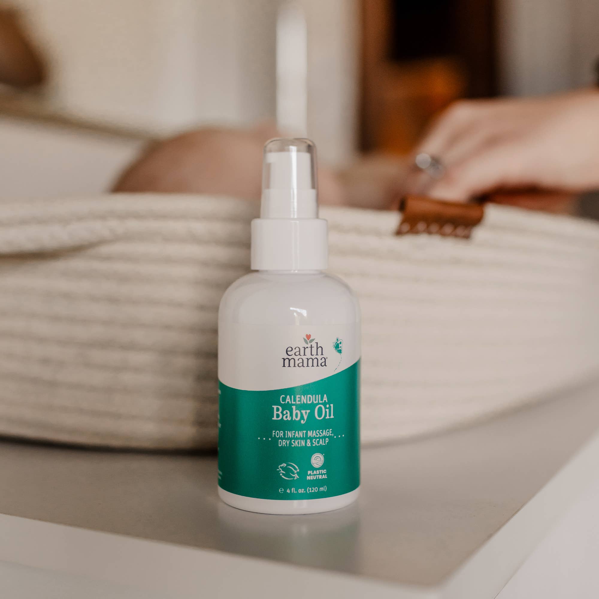 Earth Mama Organics - Wholesale Bath/Body Oil - Baby - Calendula Baby Oil9