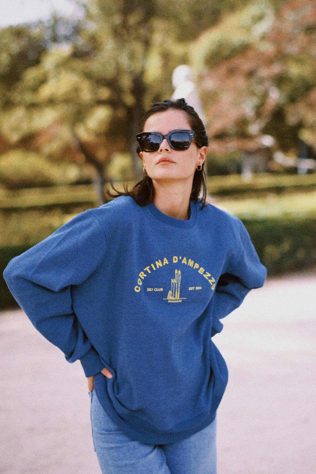 MOONDAY - Wholesale Graphic Sweatshirt - Women's - Cortina5