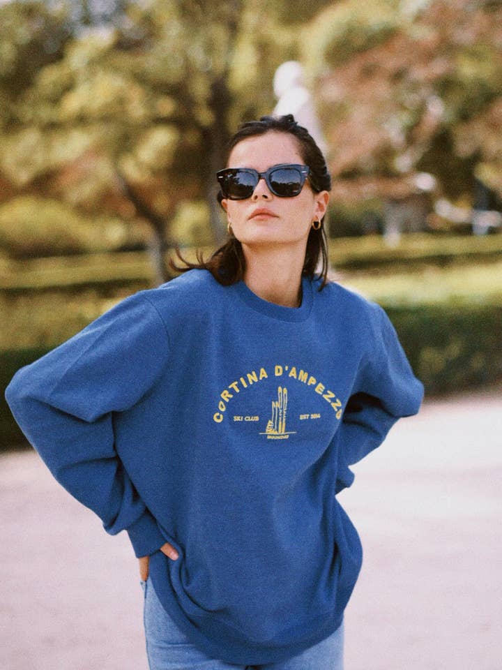 MOONDAY - Wholesale Graphic Sweatshirt - Women's - Cortina5