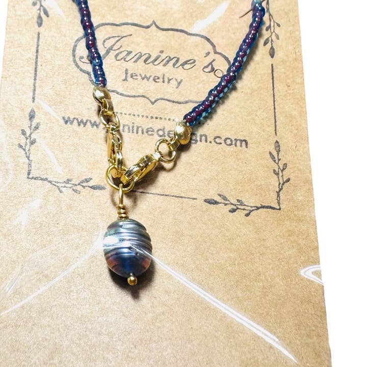 Collier à breloques perlées pour la vente par Janine’s Jewelry Design