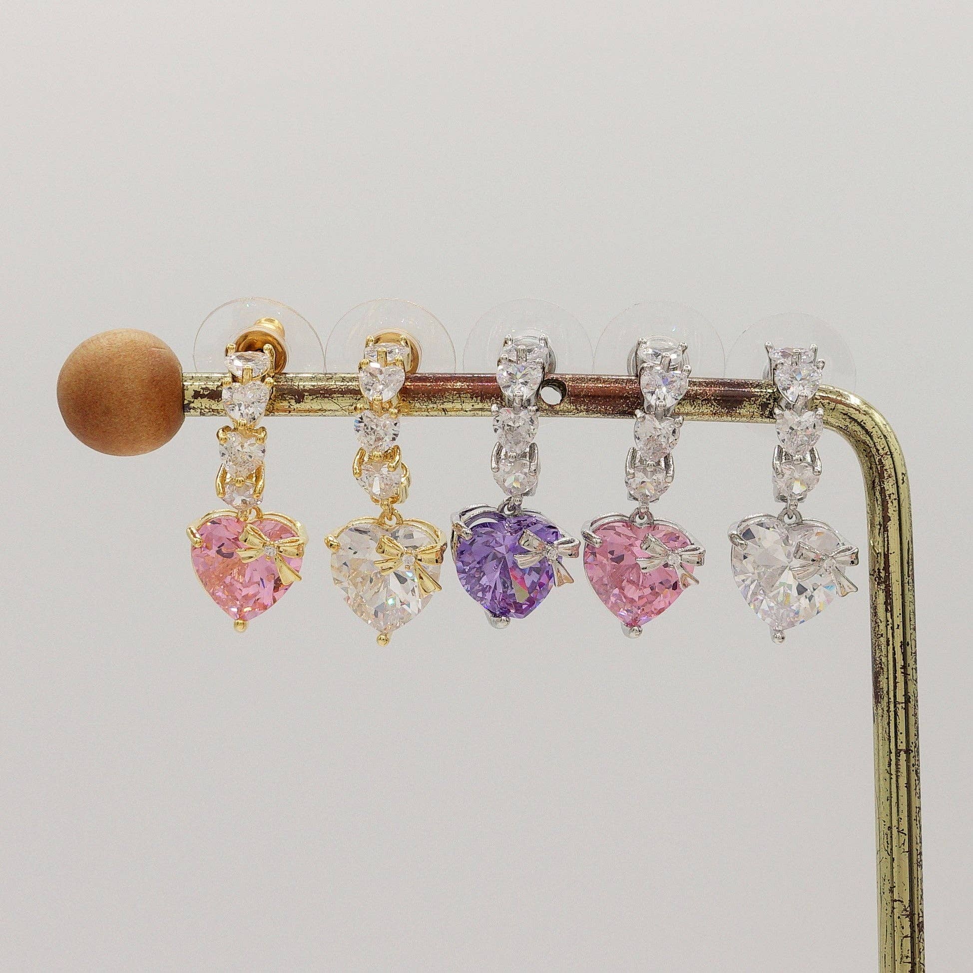 Daemon srls - Vendita all'ingrosso Orecchini pendenti - HELENA ~ Orecchini mini cerchio con cuore XL in Cubic Zirconia2