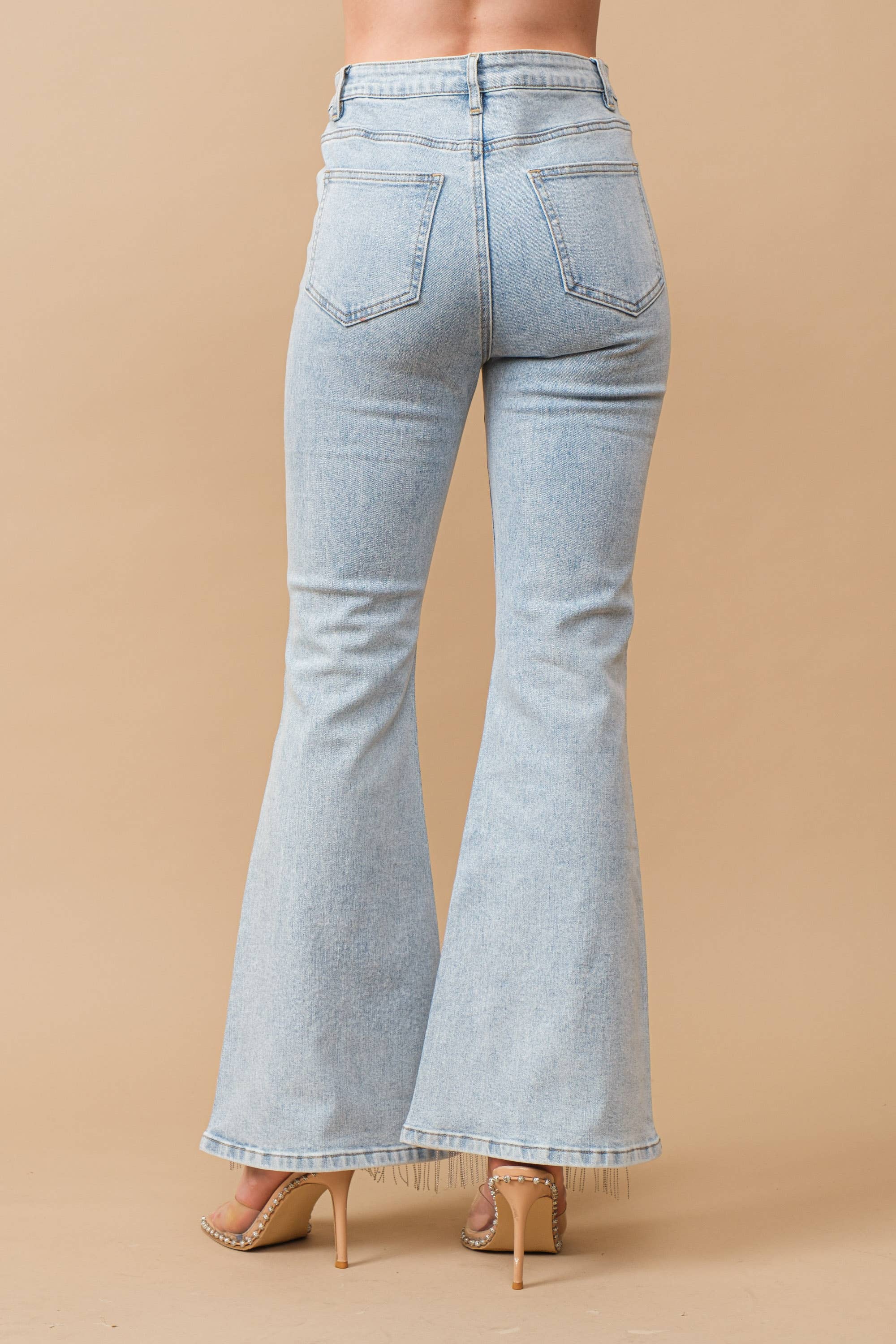 Blue B - Vente Jean – femme - Jean évasé en coton stretch avec strass cloutés et franges13