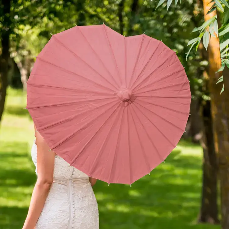 Weddingstar Inc. - Vente Parapluie – femme - Parasol en papier en forme de cœur avec manche en bambou2