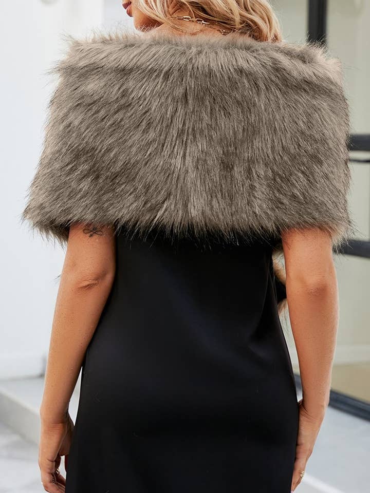 Rosa Clothing - Wholesale Cape - Women's - Elegant Faux Fur Scarf Cross Shawl6