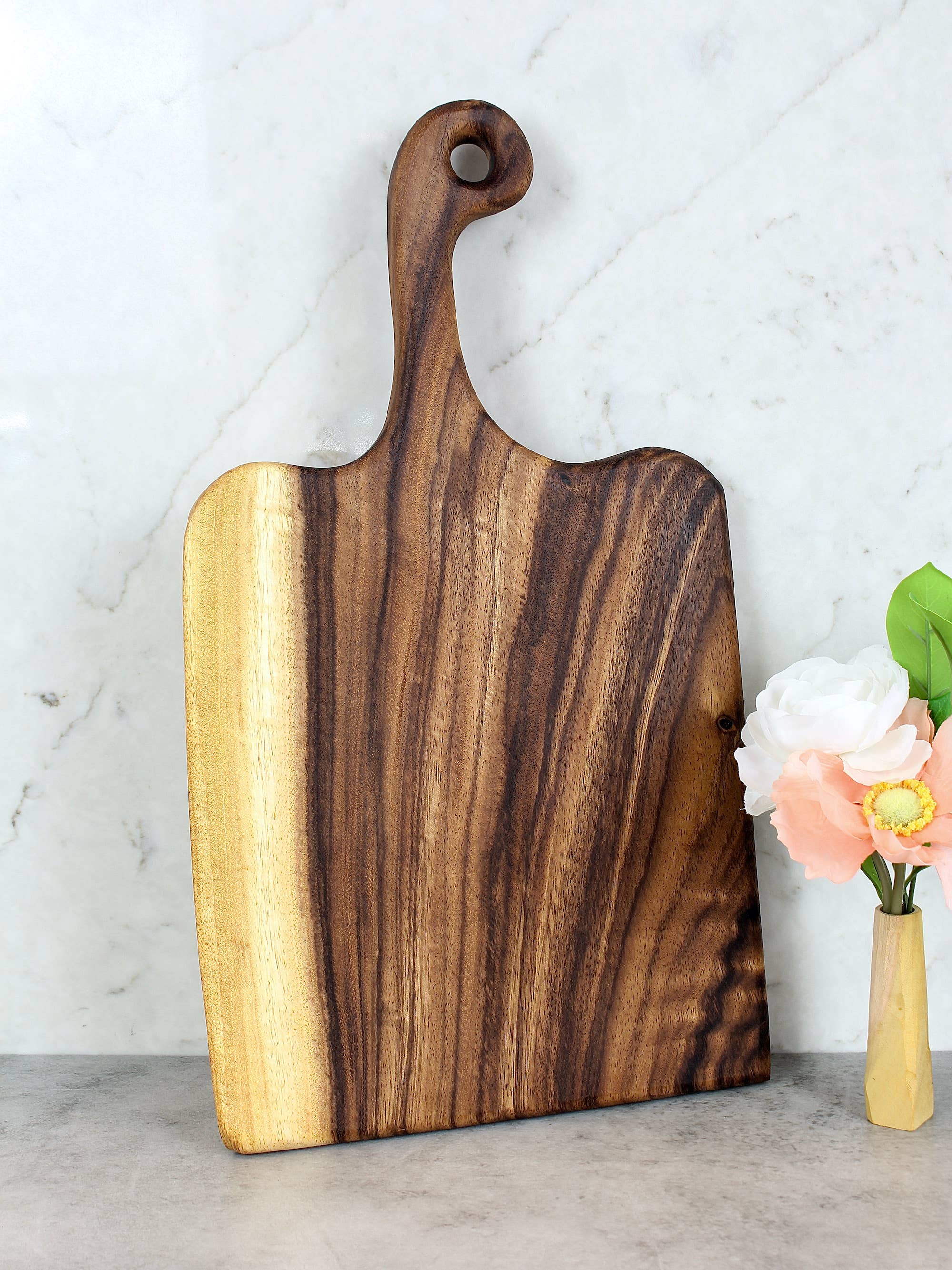 Tuckahoe Hardwoods – wholesale Cutting board – Large Live Edge Board with Handle2