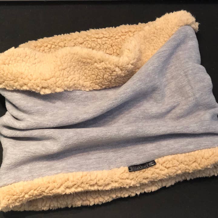 Col Sherpa de luxe pour la vente par Michelle Romary Apparel