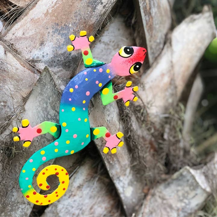 Global Crafts - Wholesale Wall Accent - 8" Painted Metal Drum Art Gecko Wall Hanging, Singe Gecko3