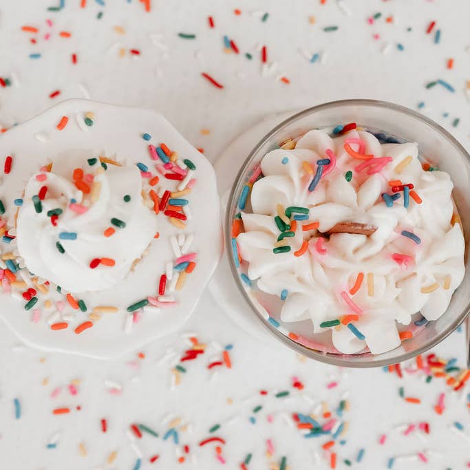 Hooties Candles and Things - Wholesale Jar/Filled Candle - Birthday Cake Candle1