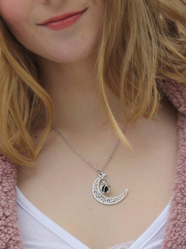 Eterisk olja lavasten månhänge halsband för wholesale av Ciao Bella Jewelry Inc