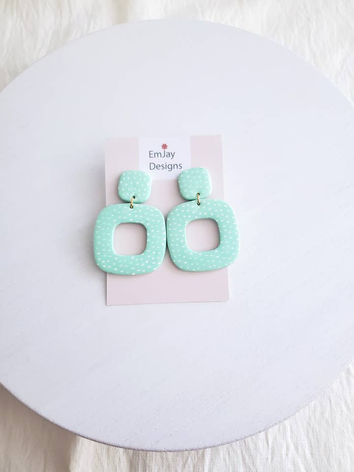 Brincos Emily In Paris Polka Dot Quadrado Argila Polímero Quadrado por atacado de EmJay Designs