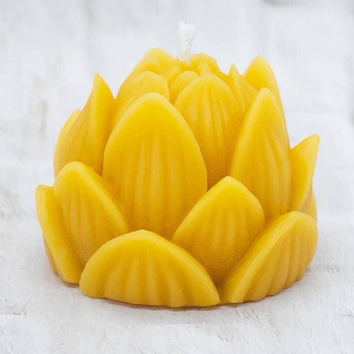 Lotus | Bougie votive en cire d'abeille pour la vente par June Bug Candles